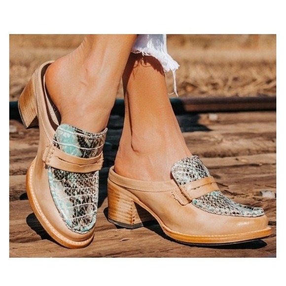 Freebird by Steven Shoes - Freebird Collins Mules‎ Womens 6 Turquoise Snakeskin Leather Slip On Clogs Heels